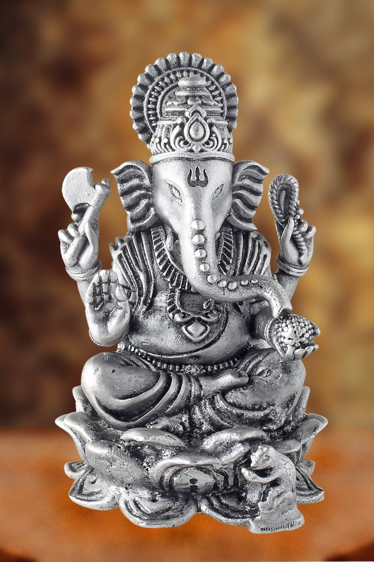 ganpati idol colour