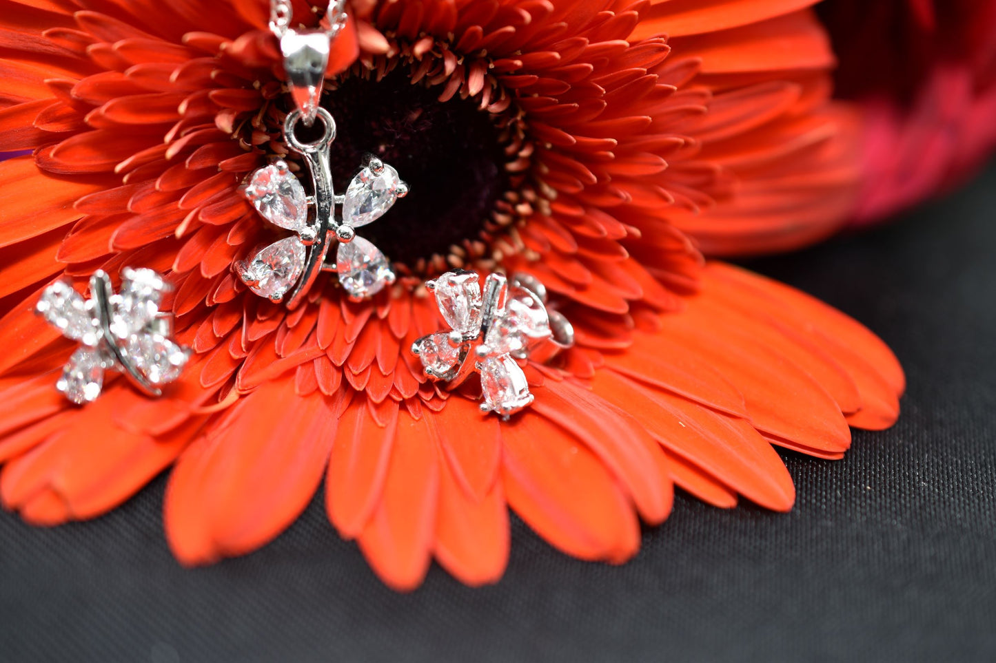 Silver pendant set for girl